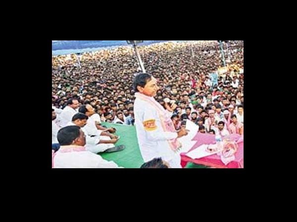కెసిఆర్ టార్గెట్: వీరి తెలంగాణ వి'చిత్రాలు'