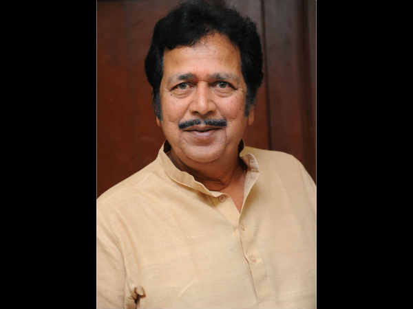 మోహన్బాబు ఫ్యామిలీకి జగన్ టిక్కెట్: ఓ హీరోకూ?