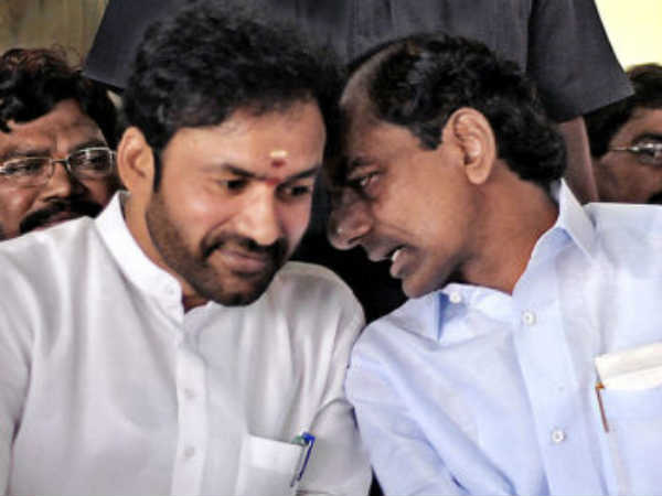 ఏం చెప్పాయి, ఏం చెప్తాయి?: జగన్కు చిక్కు చిరు సేఫ్