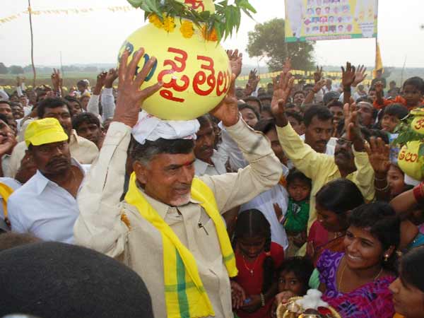 బాబు మారాడా, గతం వెంటాడుతోందా?