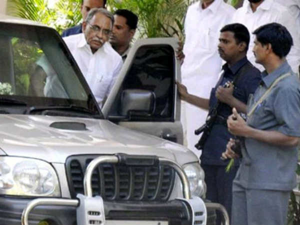 పిక్చర్స్: అప్పుడు అంతా కెవిపినే, ఇప్పుడు స్ట్రగుల్