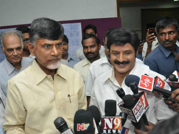 ఊరిస్తూనే..: 'జూ ఎన్టీఆర్'తోనే బయటకు బాలయ్య!