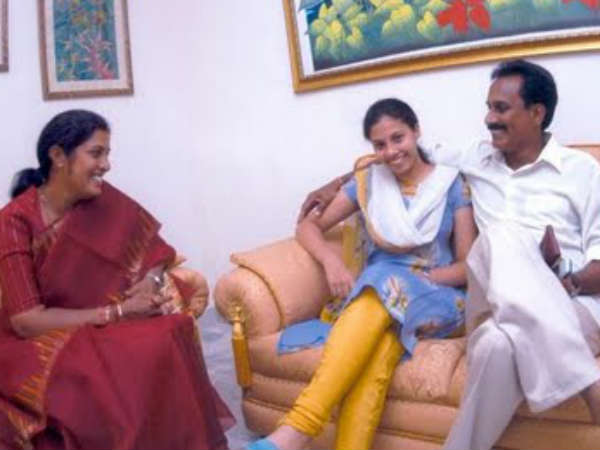 ఇదేమిటి బ్రదర్?: సోదరికి హరికృష్ణ, బావకు బాలయ్య