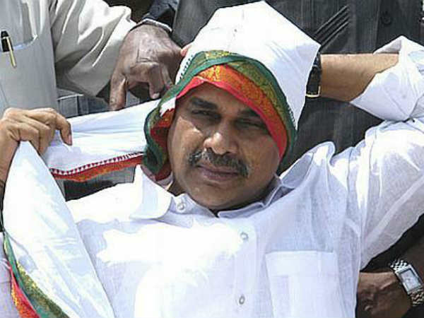 లోకేష్ వర్సెస్ జగన్: అప్పుడు వైయస్, బాబు