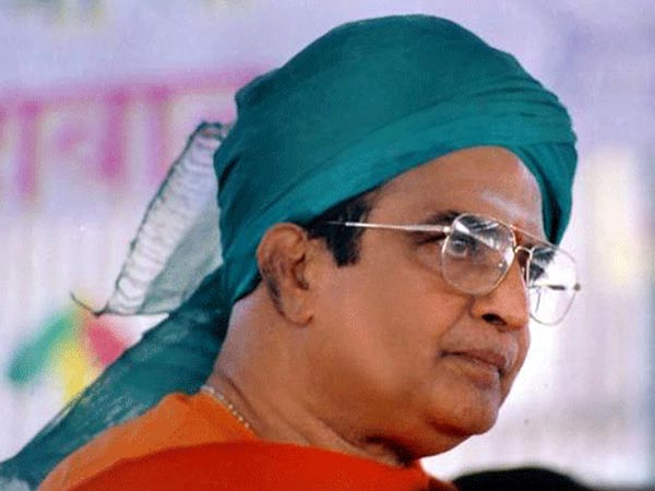 వారు రోడ్డెక్కడమా: ఎన్టీఆర్ అసలు వారసులెవరు!?