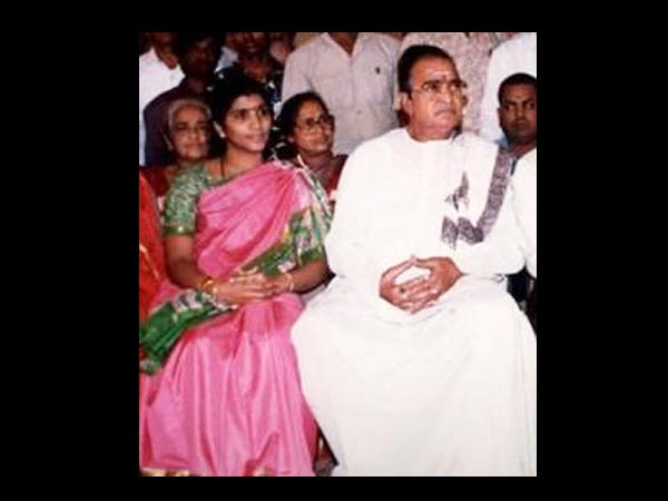 వారు రోడ్డెక్కడమా: ఎన్టీఆర్ అసలు వారసులెవరు!?