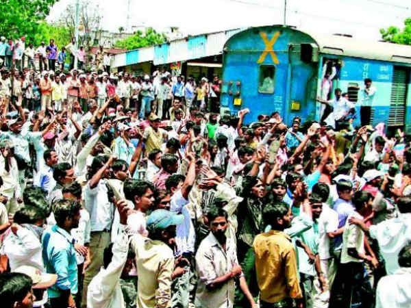 పిక్చర్స్: ఆనాడు జగన్ యాత్ర, ఇప్పుడు సురేఖ కామెంట్