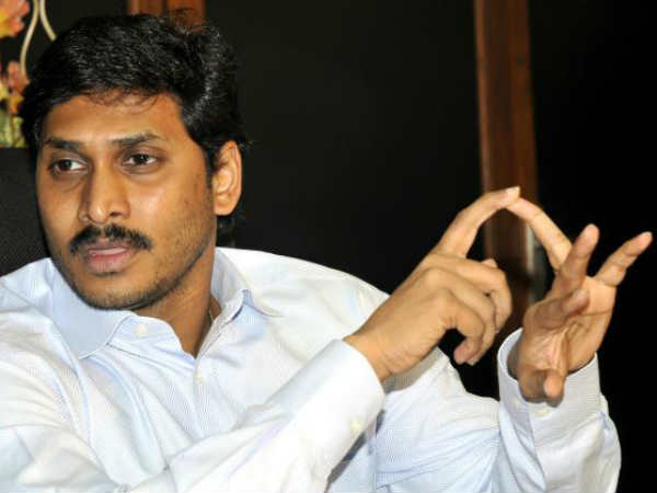 చిరుపై దాసరి ఘాటు వ్యాఖ్యల వెనుక..!?
