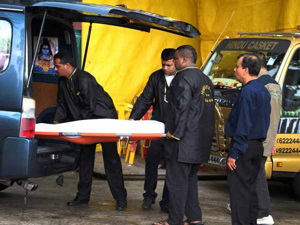 Delhi gangrape victim's body flown to India, cremated Delhi gangrape victim's body flown to India, cremated