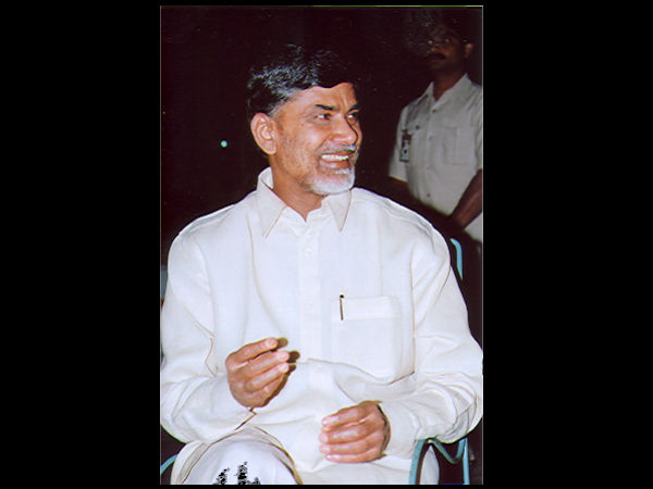న్యూ ఇయర్లోకి మన నేతలు ఇలా ఎంటరయ్యారు!!!