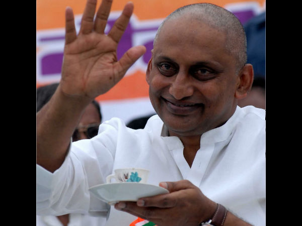 న్యూ ఇయర్లోకి మన నేతలు ఇలా ఎంటరయ్యారు!!!