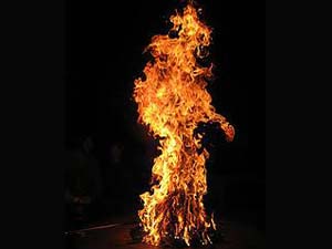 Youth, parents set 16-year-old girl ablaze after rape bid Youth, parents set 16-year-old girl ablaze after rape bid