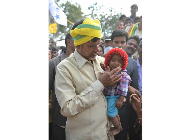 ఎన్టీఆర్ చేతికొచ్చిన వేళ చెమటోడ్చుతున్న బాబు