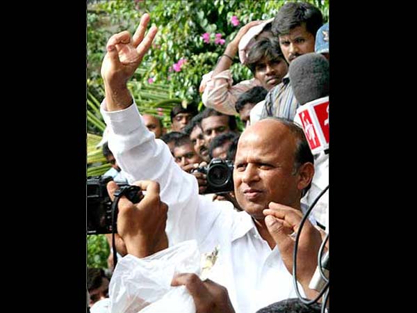 ఫొటోలు: బాబుపై అలిగితే ఎగ్జిట్ రెడీ?