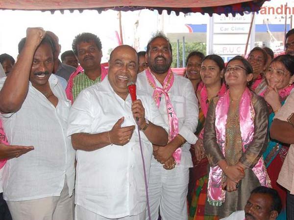 ఫొటోలు: బాబుపై అలిగితే ఎగ్జిట్ రెడీ?
