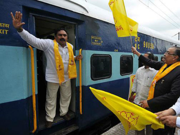 దెబ్బతిన్నబెబ్బులి టిడిపి:ఫ్యామిలీ ప్యాక్, క్యాడర్ అటాక్