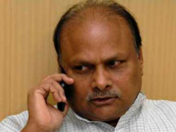 దెబ్బతిన్నబెబ్బులి టిడిపి:ఫ్యామిలీ ప్యాక్, క్యాడర్ అటాక్