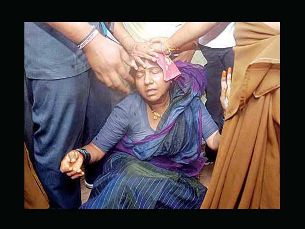 జగన్ వ్యూహం: తెలంగాణపై బాబు బోల్తా (ఫొటోలు)