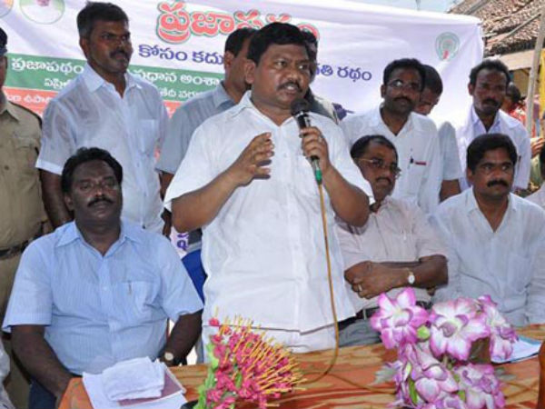 మెలికపై తర్జన: తెలం'గానం'లో గ్రేటర్ ట్విస్ట్(ఫోటోలు)
