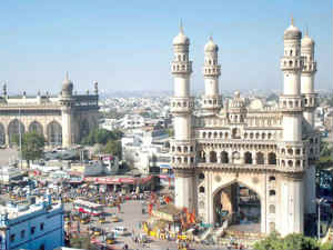 Bomb scare at Charminar Bomb scare at Charminar