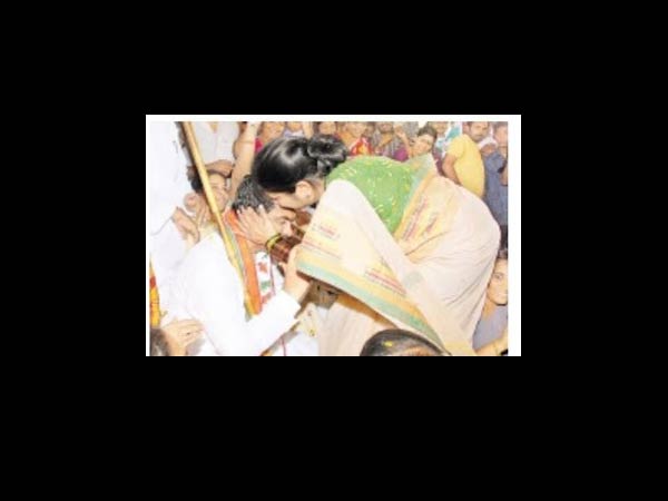 ఫొటోలు: లగడపాటి సమైక్యాంధ్ర వెరైటీలు