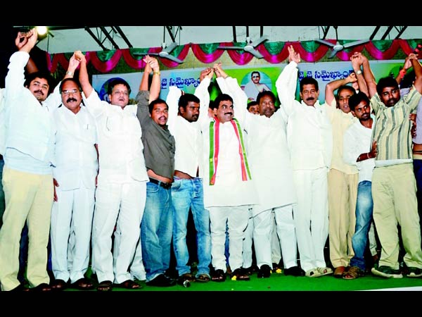 ఫొటోలు: లగడపాటి సమైక్యాంధ్ర వెరైటీలు