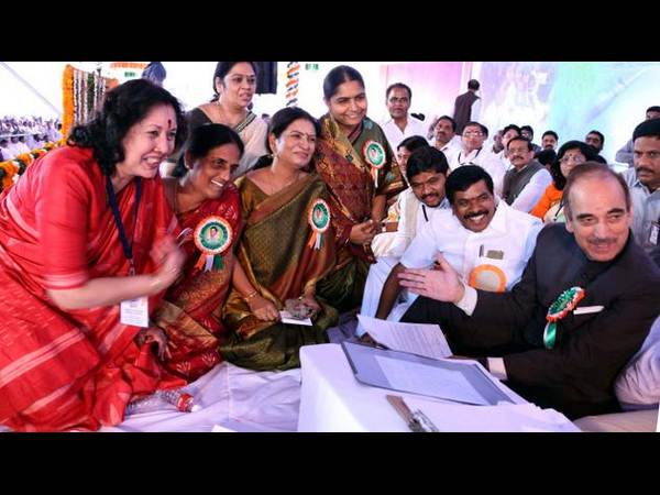 పిక్చర్స్: తెలంగాణపై ఆ ముగ్గురే
