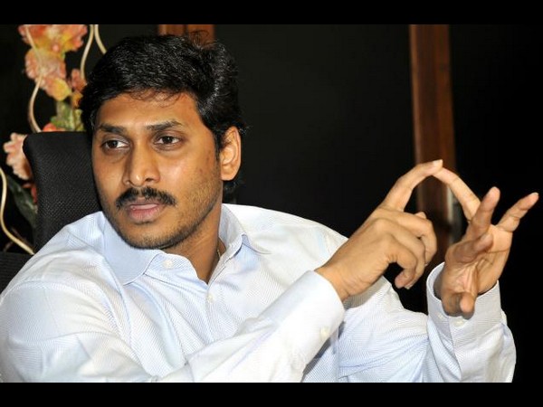 తెలంగాణ: 'జగన్'తో కెవిపి హైడ్రామా!(ఫోటోలు)