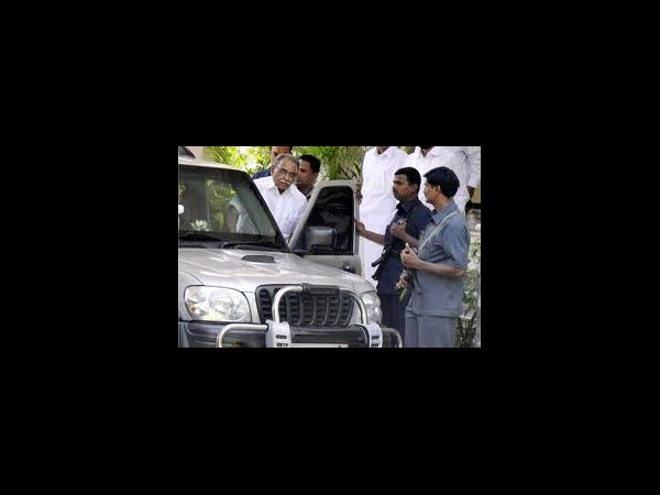 పిక్చర్స్: కెసిఆర్ టార్గెట్గా వీరంతా...