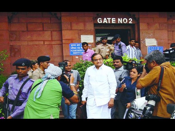 ఫొటోలు: తెలంగాణపై సంప్రదింపుల సందడే
