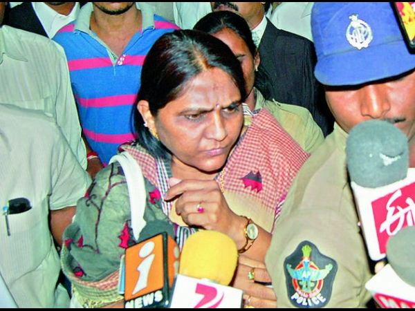 అరెస్ట్ నామ సంవత్సరం!: జగన్ నుండి శంకరన్న వరకు