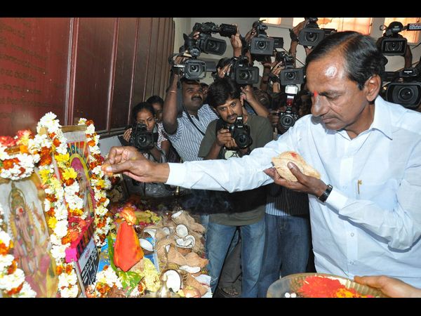 జై తెలంగాణ!: 'ఉద్యమం' స్టార్ట్(ఫోటోలు)