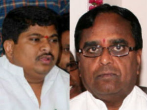Ponnam Prabhakar - Ponnala Laxmaiah Ponnam Prabhakar - Ponnala Laxmaiah