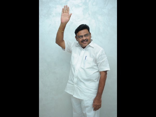 సెంటిమెంట్ పండినా: చెప్పలేక 'జగన్'?