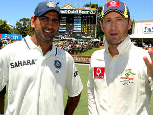 MS Dhoni - Clarke MS Dhoni - Clarke