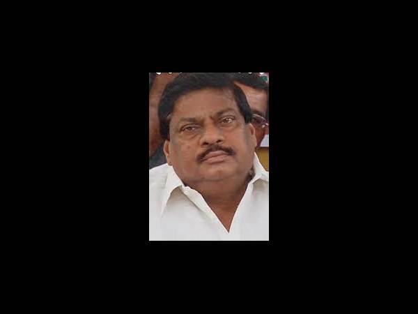 రైల్వేబడ్జెట్: నెత్తిపై తెల్లబట్ట, ఎవరేమన్నారు?(పిక్చర్స్)