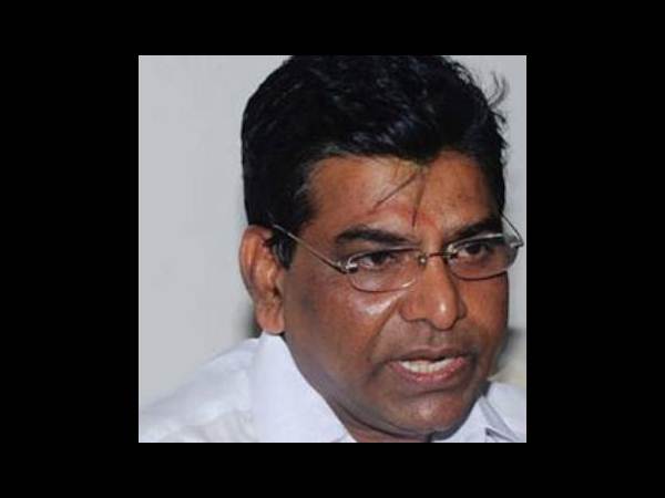 రైల్వేబడ్జెట్: నెత్తిపై తెల్లబట్ట, ఎవరేమన్నారు?(పిక్చర్స్)