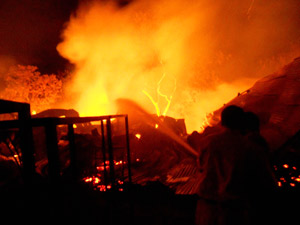 Major fire breaks out in Kolkata market, 17 killed Major fire breaks out in Kolkata market, 17 killed