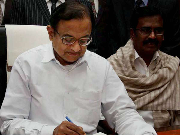 పిక్చర్స్: చిద్దూ బడ్జెట్, పదనిసలు