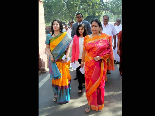 పిక్చర్స్: చిద్దూ బడ్జెట్, పదనిసలు