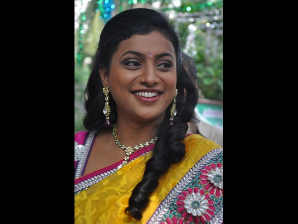 జగన్పై టాలీవుడ్ మమకారం!(పిక్చర్స్)