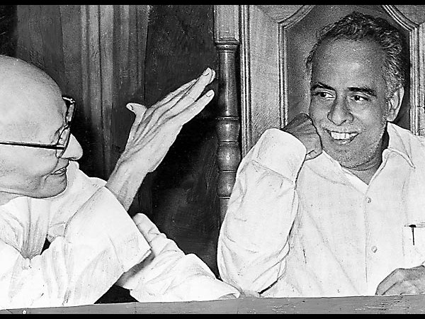 6గురు సిఎంలతో నటించిన మేటి నటి(పిక్చర్స్)