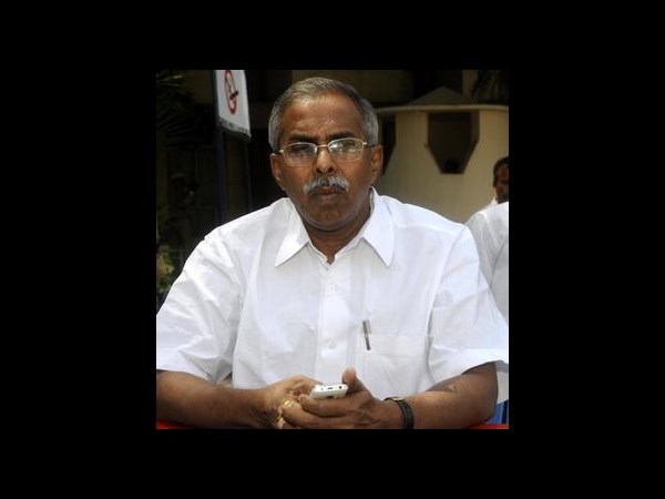 జగన్ ఫ్యామిలీలో టిక్కెట్ వార్!?(పిక్చర్స్)
