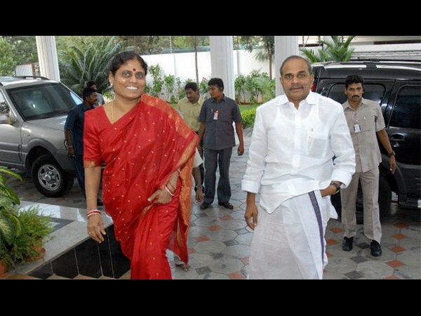 హీరో నుండి..: రెండేళ్ల జగన్ పార్టీ ప్రస్థానం