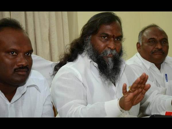 పిక్చర్స్: తెలంగాణపై వైయస్ లాగే కిరణ్ రెడ్డి