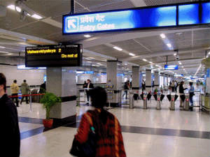 2 shot in Delhi Metro station firing, one dead 2 shot in Delhi Metro station firing, one dead