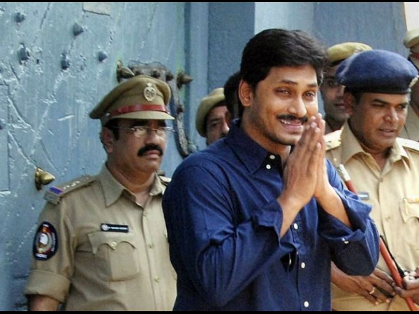 ఎన్టీఆర్ నుండి జగన్ దాకా: లోకేష్కు సవాల్(పిక్చర్స్)