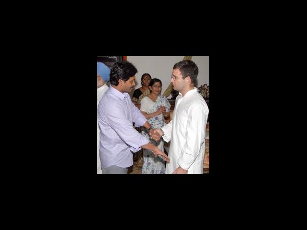 ఎన్టీఆర్ నుండి జగన్ దాకా: లోకేష్కు సవాల్(పిక్చర్స్)