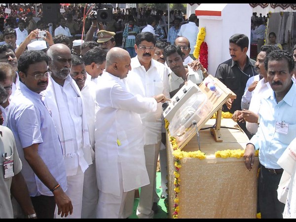ఫొటోలు: సిఎం ఇందిరమ్మ బాట ఇలా..