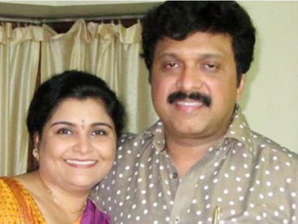 ఉద్వేగానికి గురైన ఆమె, మంత్రి ఫిర్యాదు